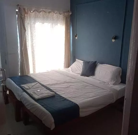 Hotel Munnar Central