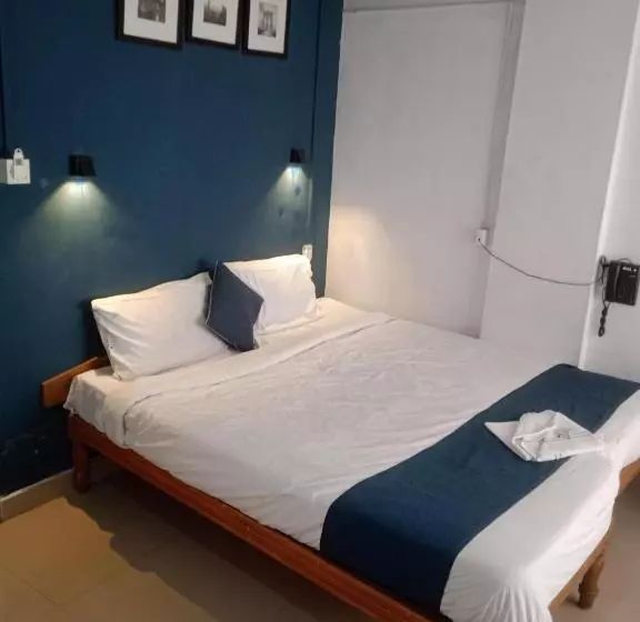 Hotel Munnar Central