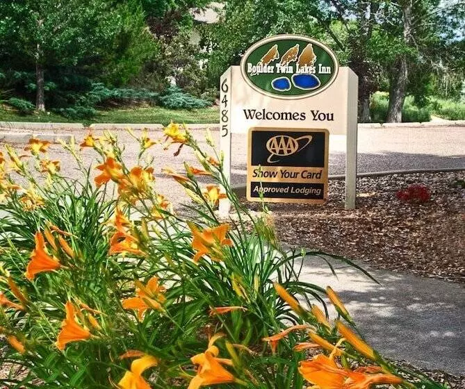 בית מלון כפרי Boulder Twin Lakes Inn