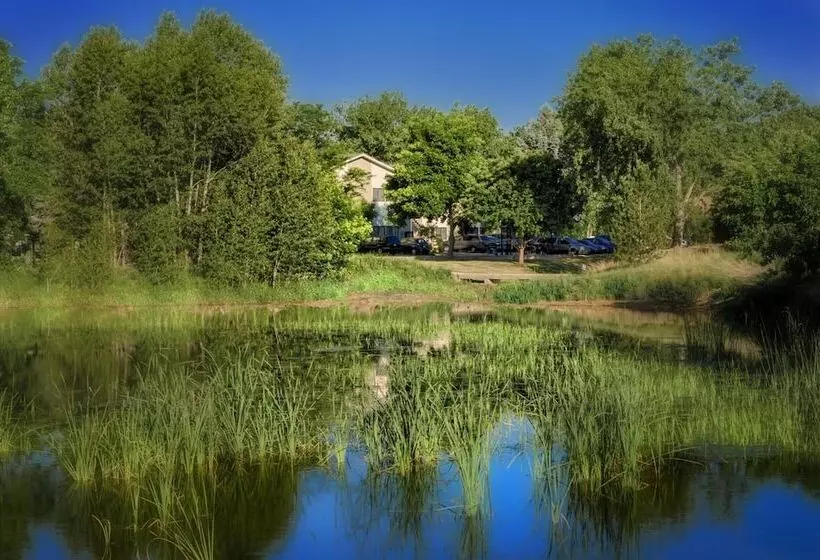 בית מלון כפרי Boulder Twin Lakes Inn