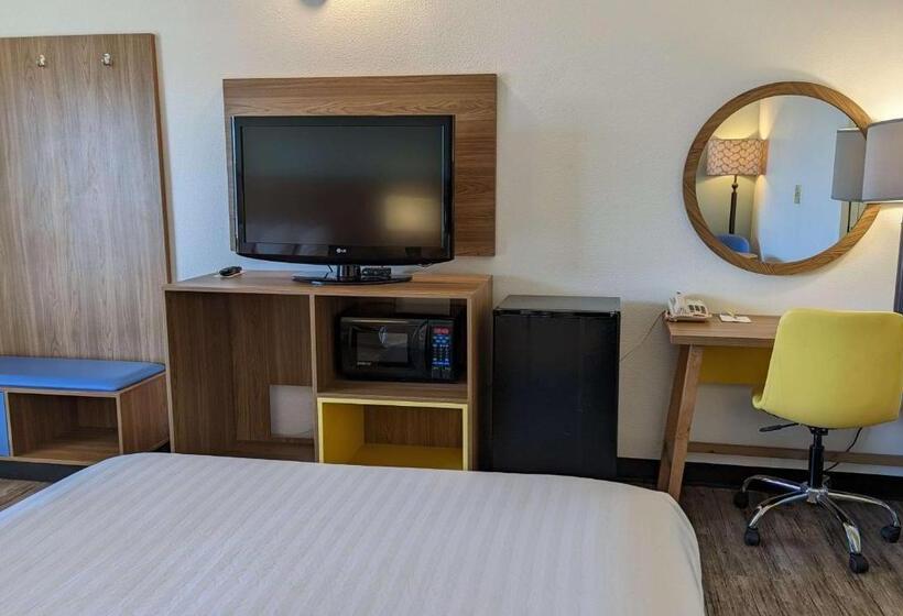 فندق Days Inn By Wyndham Lake Havasu