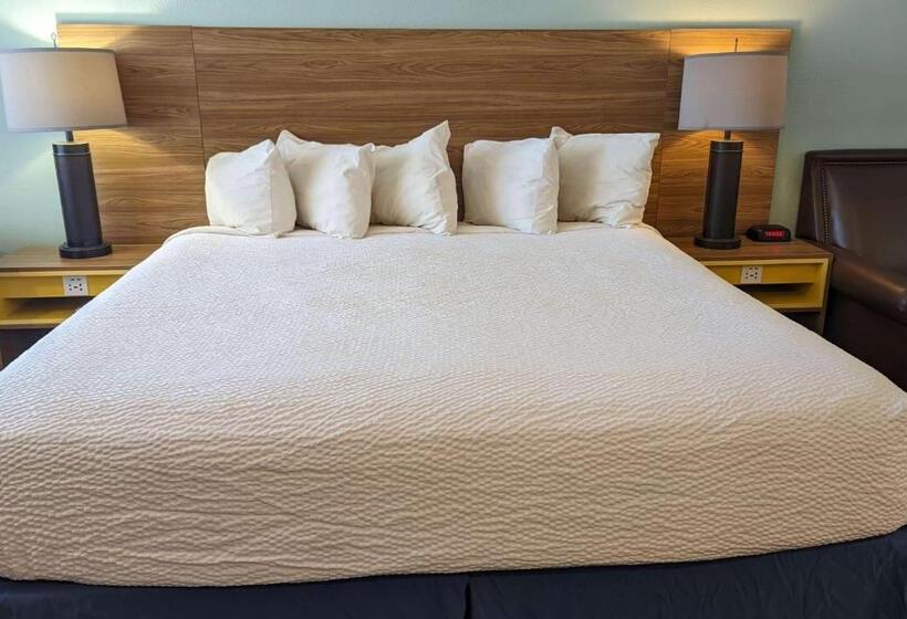 فندق Days Inn By Wyndham Lake Havasu