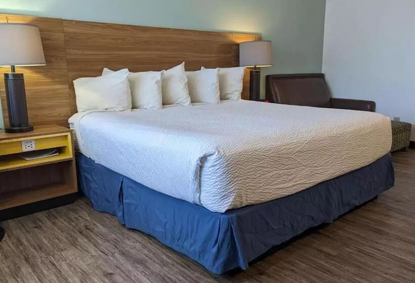 בית מלון כפרי Days Inn By Wyndham Lake Havasu