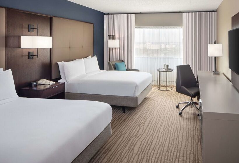 Doubletree By Hilton Hotel Newark Airport