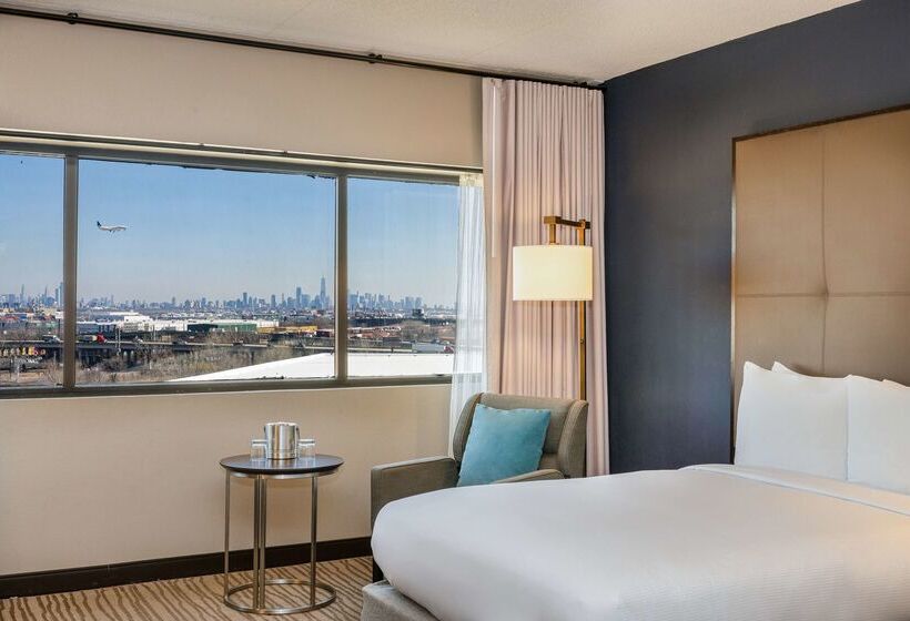Doubletree By Hilton Hotel Newark Airport