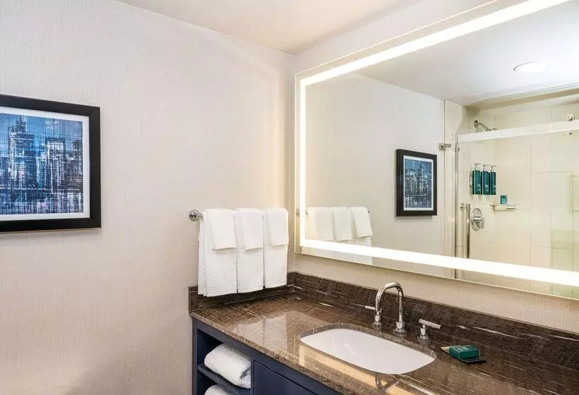 Doubletree By Hilton Hotel Newark Airport