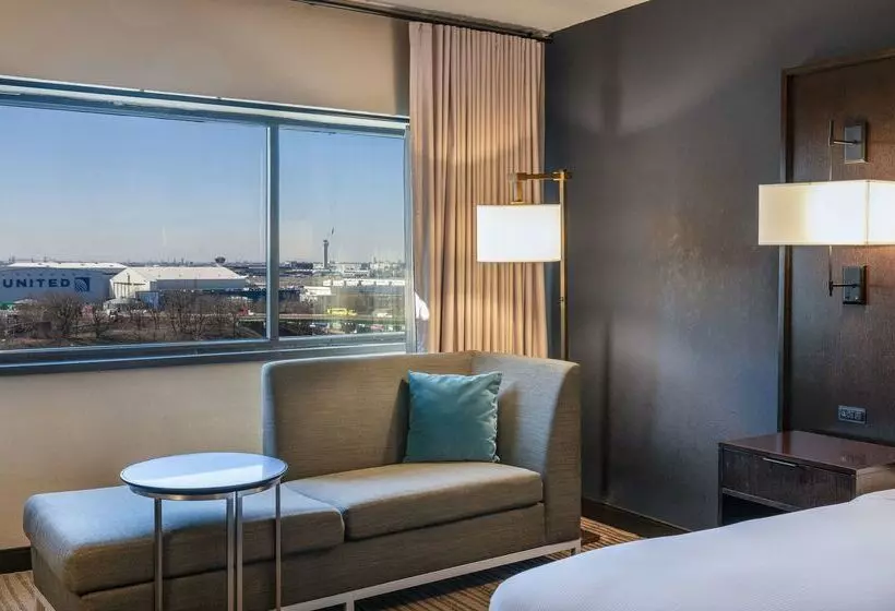 Doubletree By Hilton Hotel Newark Airport