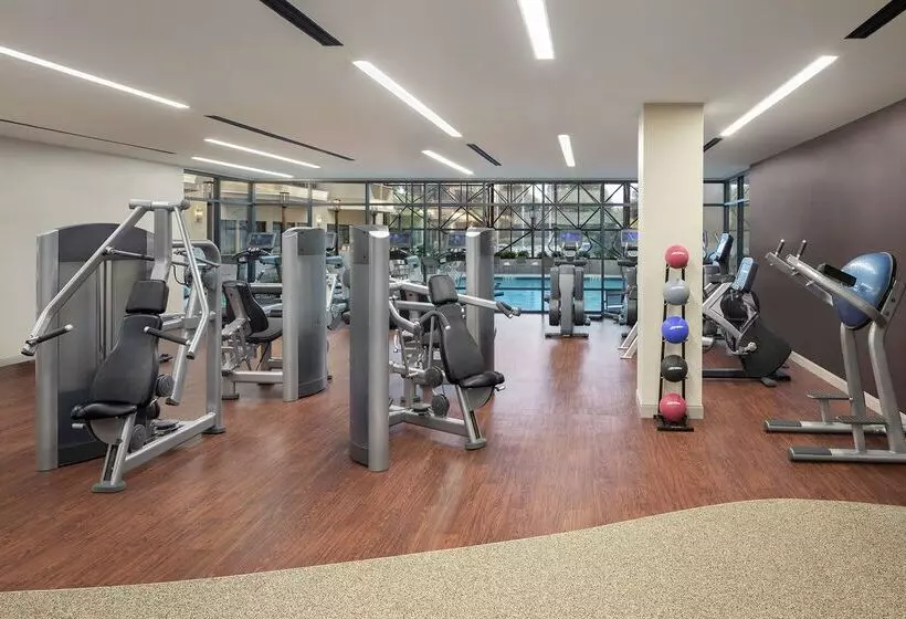 Doubletree By Hilton Hotel Newark Airport