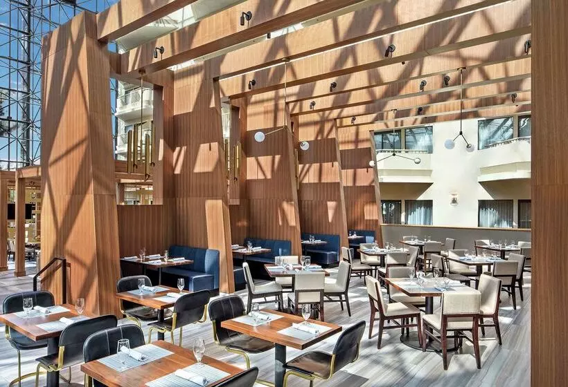 Doubletree By Hilton Hotel Newark Airport