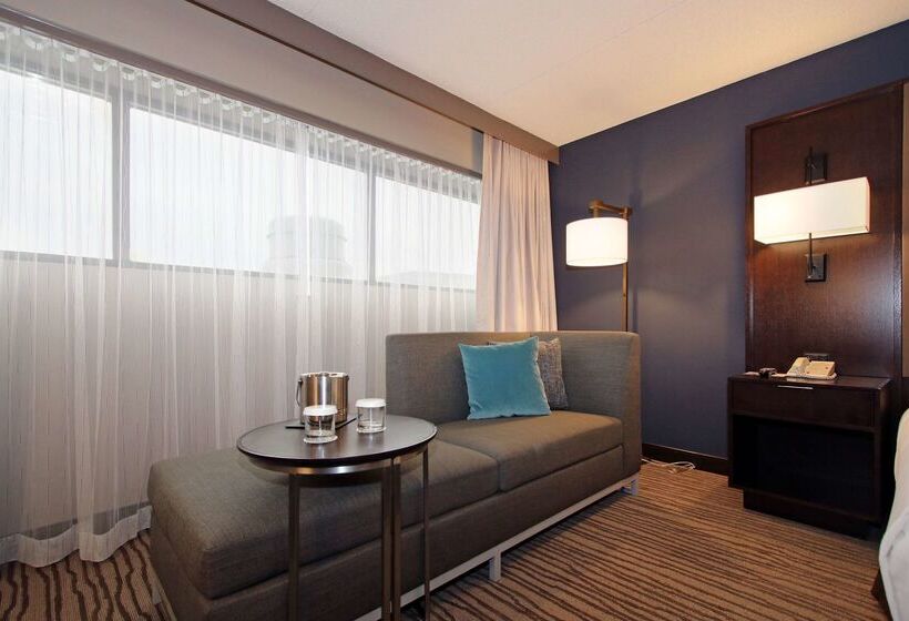 Doubletree By Hilton Hotel Newark Airport