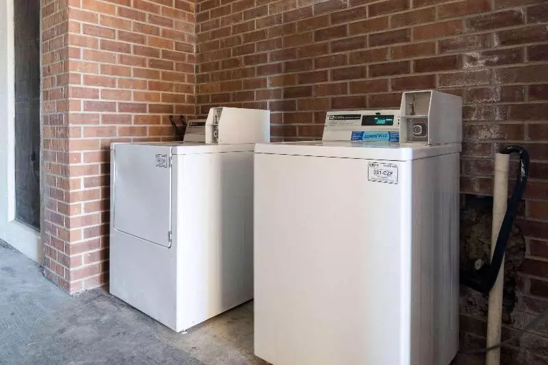 فندق Econo Lodge Inn & Suites Conference Center Dublin