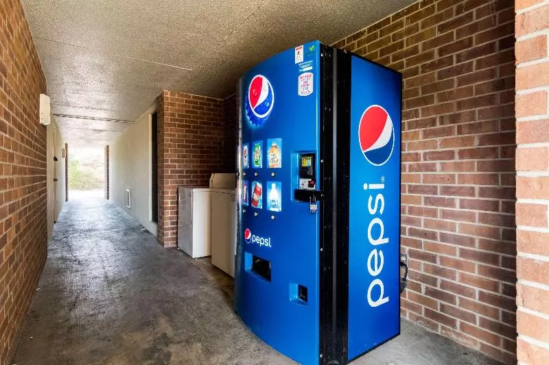 فندق Econo Lodge Inn & Suites Conference Center Dublin