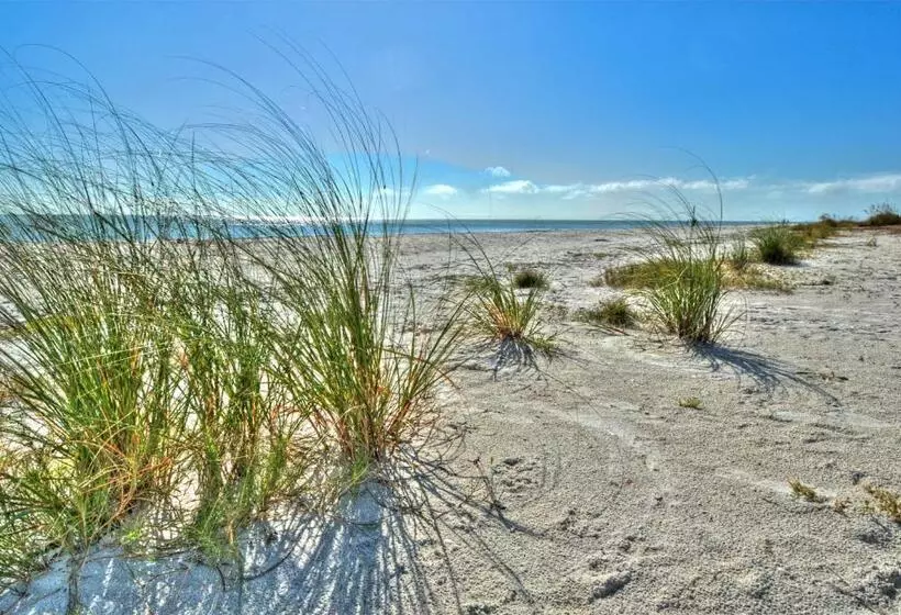 هتل Seahorse Cottages   Adults Only