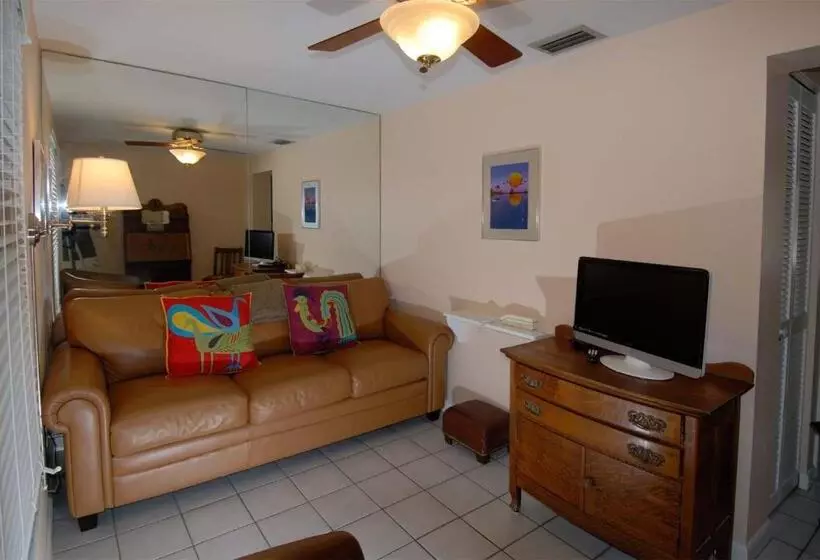 هتل Seahorse Cottages   Adults Only