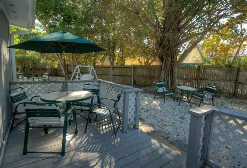 هتل Seahorse Cottages   Adults Only