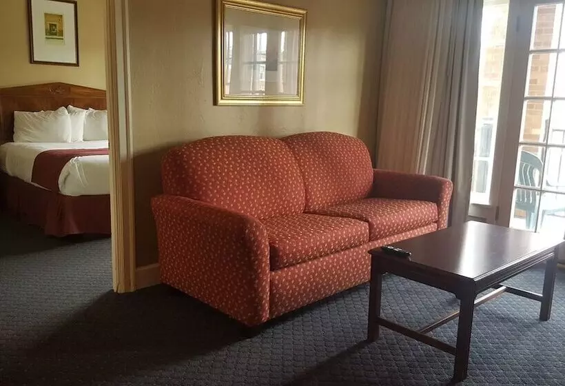 Отель Senate Luxury Suites