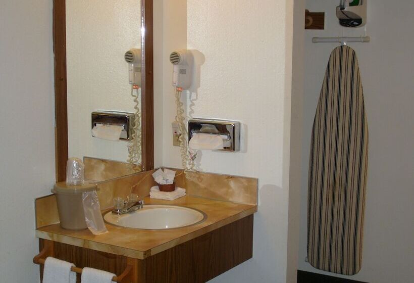 فندق Shanico Inn