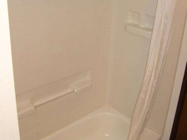 فندق Shanico Inn