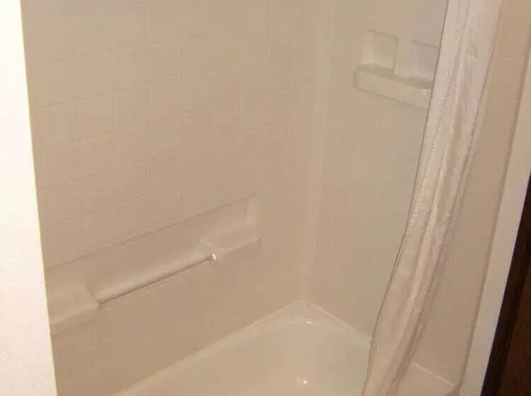 فندق Shanico Inn