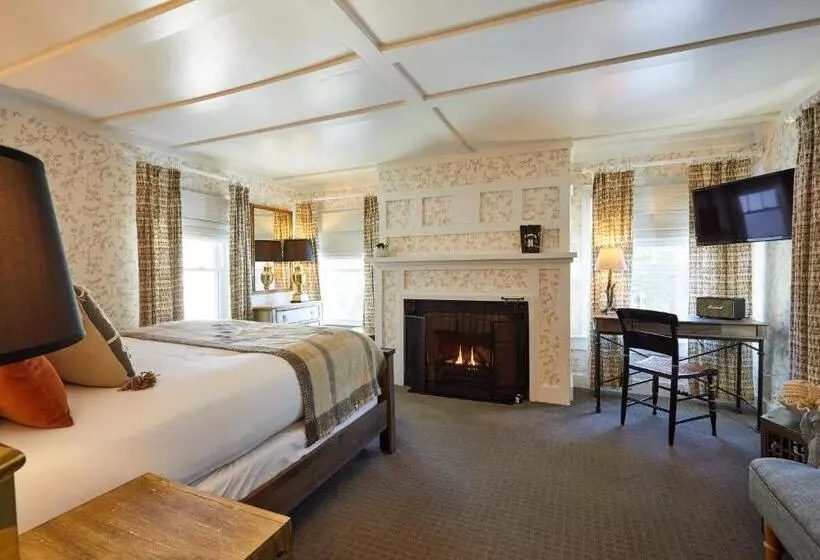 هتل Shelter Harbor Inn