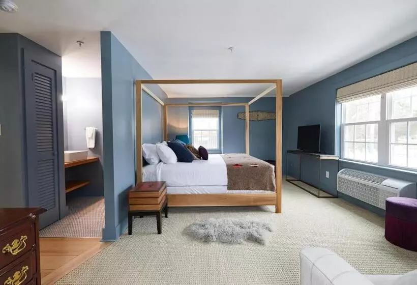 هتل Shelter Harbor Inn