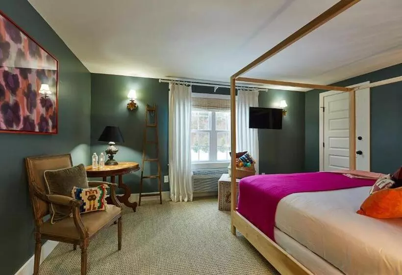 هتل Shelter Harbor Inn