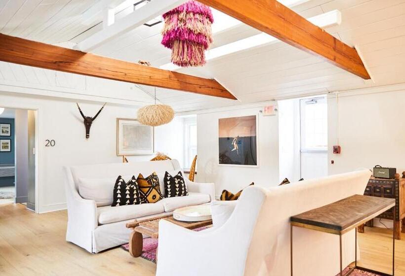 فندق Shelter Harbor Inn