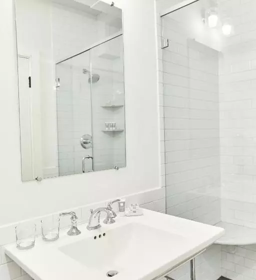 هتل Shelter Harbor Inn