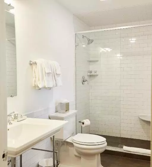 هتل Shelter Harbor Inn