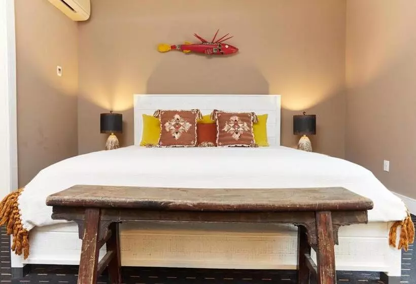 هتل Shelter Harbor Inn