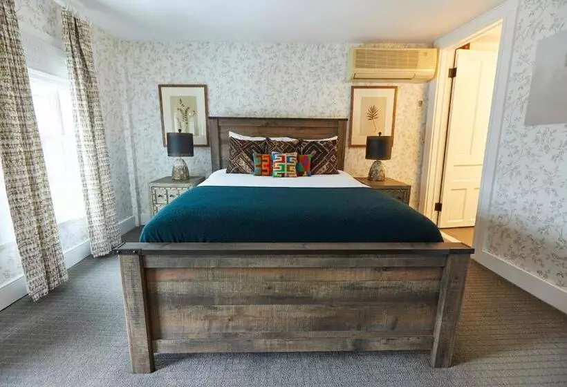 هتل Shelter Harbor Inn