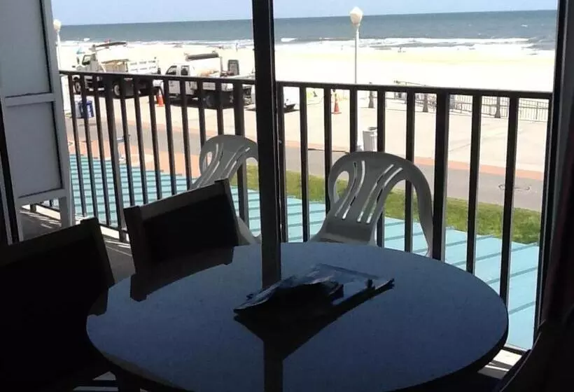 هتل The Schooner Inn