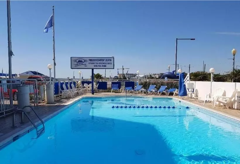 هتل The Schooner Inn