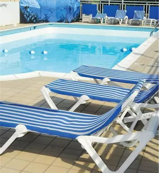 هتل The Schooner Inn