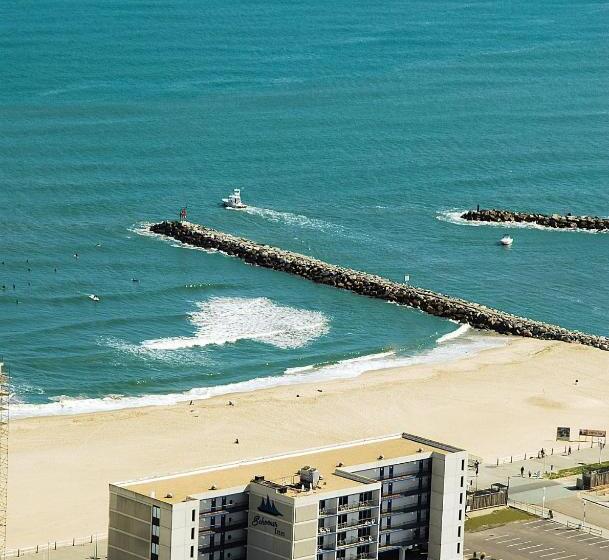 酒店 The Schooner Inn