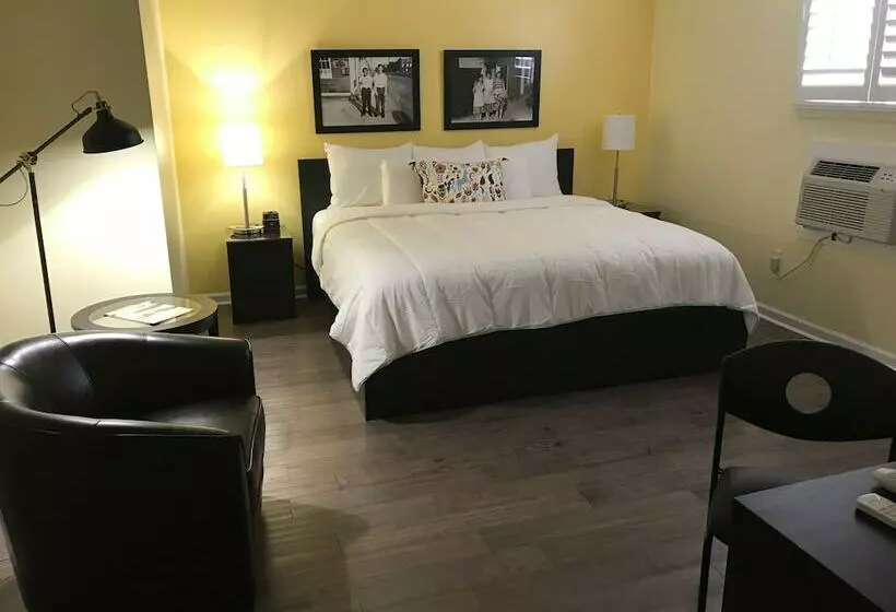 호텔 The Sherman Inn