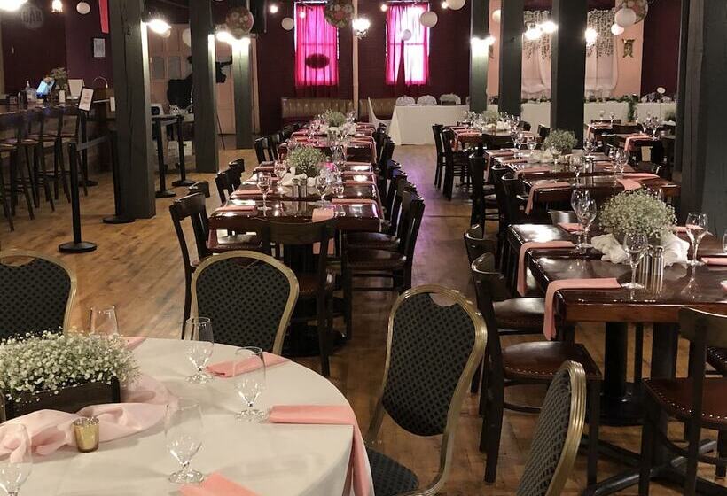 Szálloda The Sherman Inn