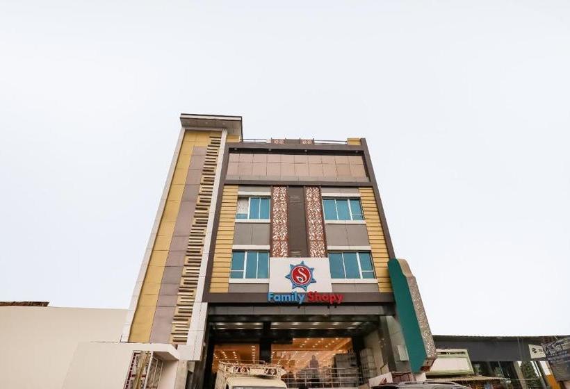 호텔 Capital O 67322 Aastha Krishna Niketan