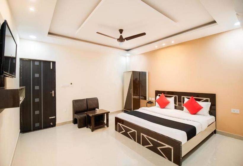 호텔 Capital O 67322 Aastha Krishna Niketan