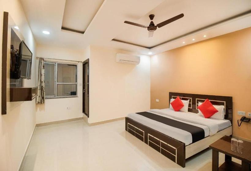 호텔 Capital O 67322 Aastha Krishna Niketan