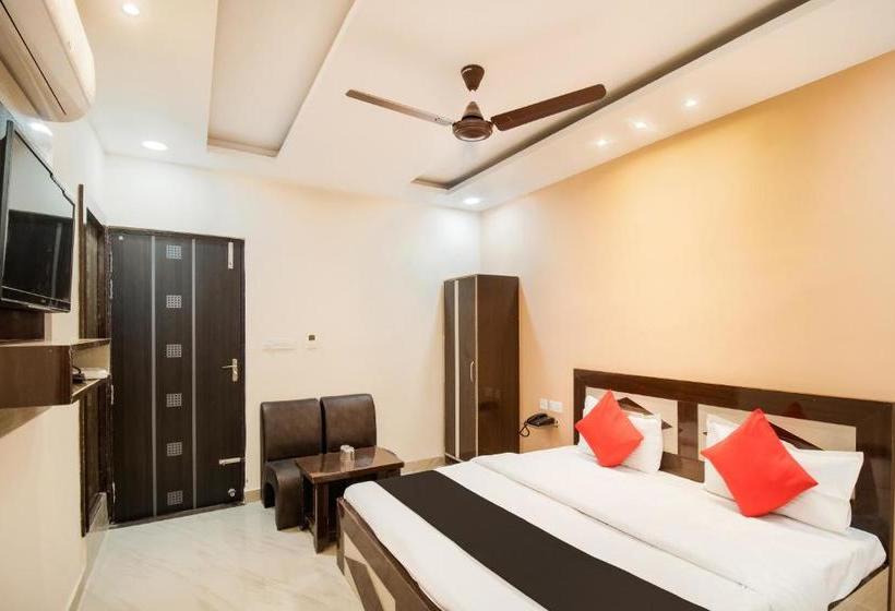 호텔 Capital O 67322 Aastha Krishna Niketan