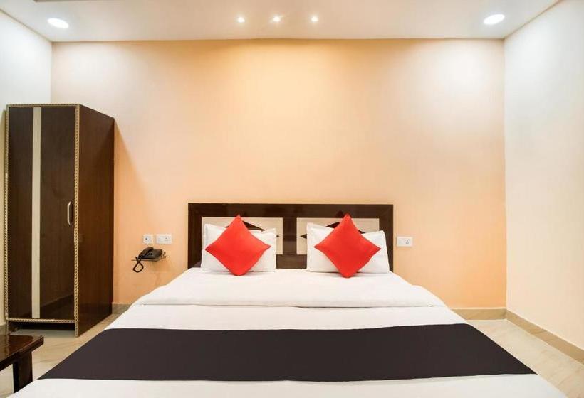 호텔 Capital O 67322 Aastha Krishna Niketan