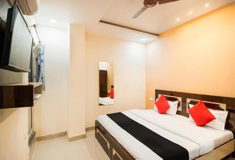 호텔 Capital O 67322 Aastha Krishna Niketan