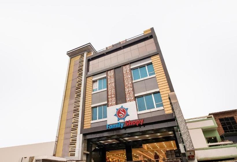 호텔 Capital O 67322 Aastha Krishna Niketan