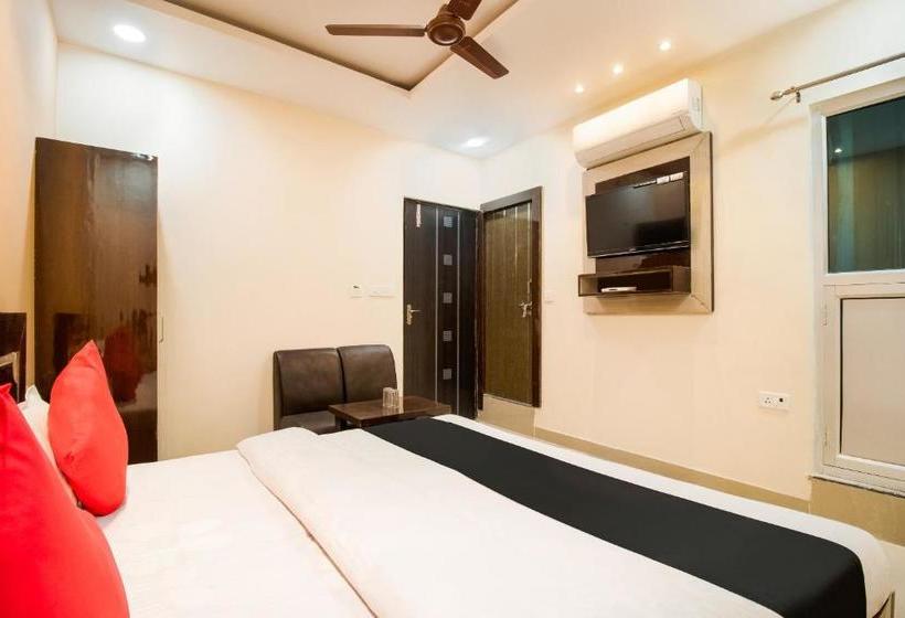 호텔 Capital O 67322 Aastha Krishna Niketan