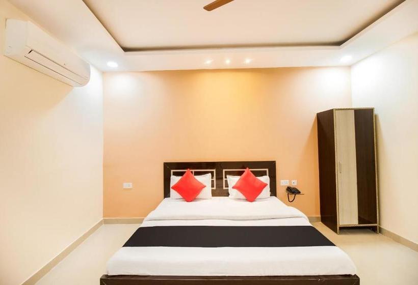 호텔 Capital O 67322 Aastha Krishna Niketan