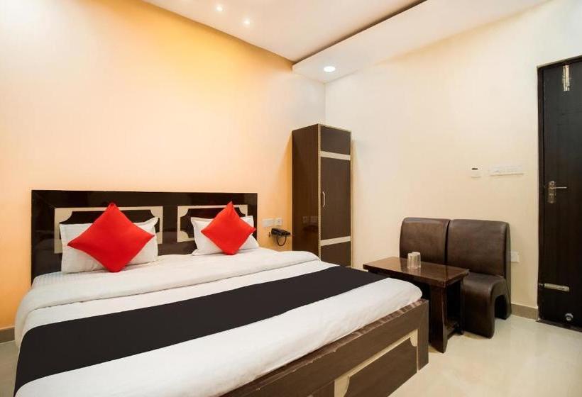 호텔 Capital O 67322 Aastha Krishna Niketan