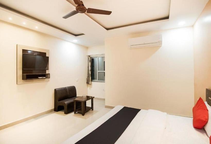 호텔 Capital O 67322 Aastha Krishna Niketan