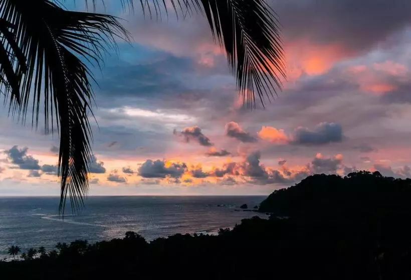 Hotelli Igloo Beach Lodge