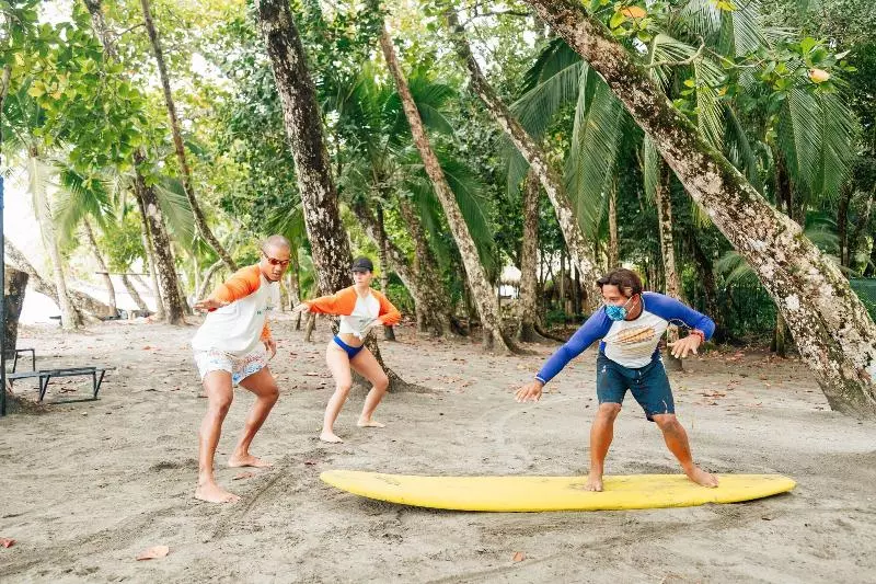 Hotelli Igloo Beach Lodge